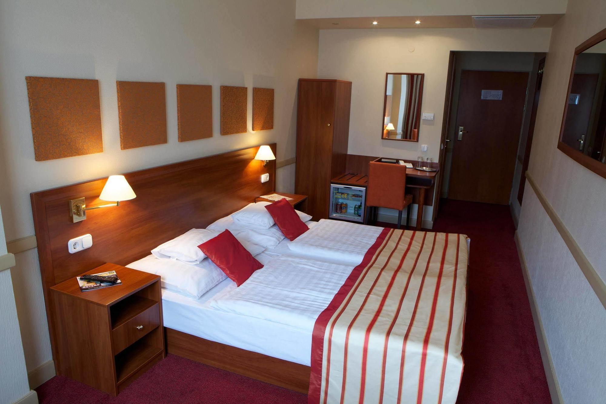 Hotel City Inn Budapeşte Oda fotoğraf